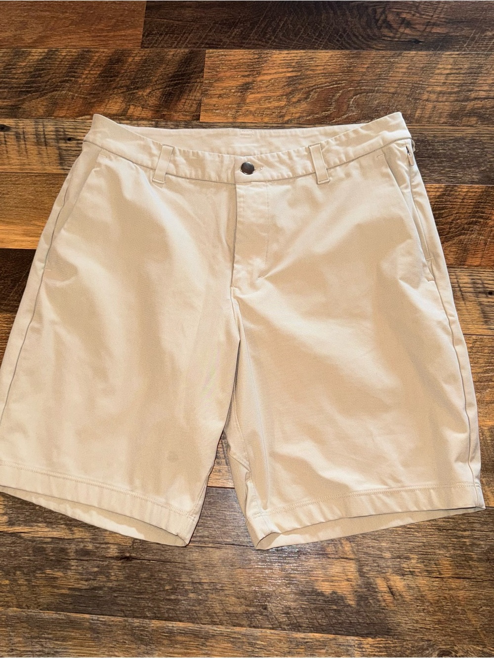 lululemon athletica Men's Flat-Front Light Khaki Shorts